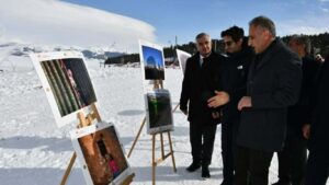 Kristal Karlar Üzerinde Fotoğraf Sergisi Sarıkamış’ta açıldı – Birlik Haber Ajansı
