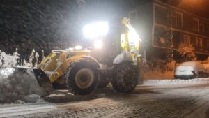 Bir günde 457 mahalle yolu ulaşıma açıldı