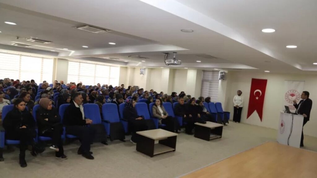 Burdur’da 165 kantin çalışanına hijyen eğitimi – Birlik Haber Ajansı