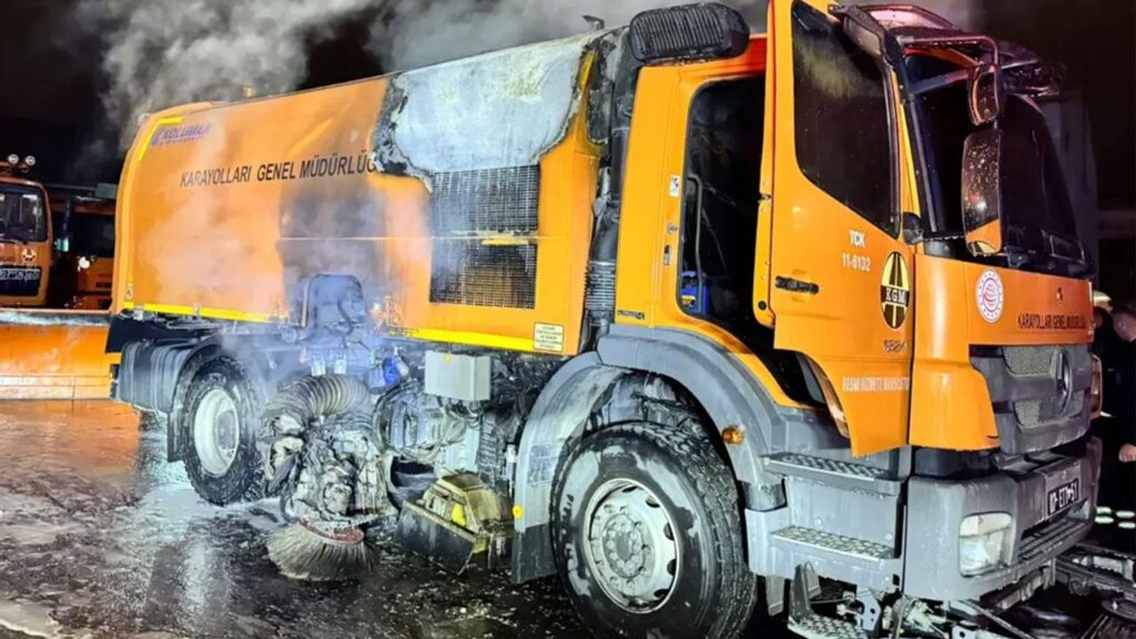 Isparta’da Karayolları kamyonu alev alev yandı – Birlik Haber Ajansı