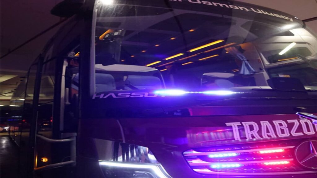 Trabzonspor takım otobüsüne Antalya’da taşlı saldırı – Birlik Haber Ajansı