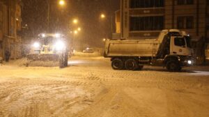 Kars Belediye Başkanı Senger, çalışmaları yerinde denetledi Kars’ta 7/24 kar seferberliği – Birlik Haber Ajansı