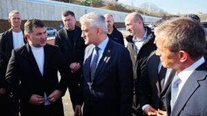 Vali Mehmet Makas, milletvekili ve bürokratlarla Akçakoca’da – Birlik Haber Ajansı