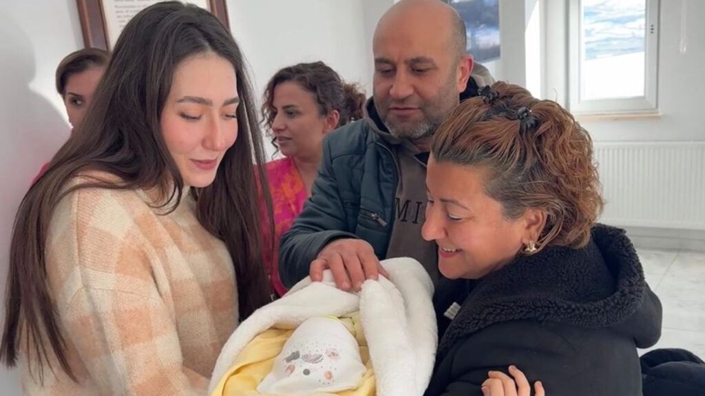 “Geçici Koruyucu Aile” modelinin 100’üncü Bebeği ailesiyle buluştu – Birlik Haber Ajansı