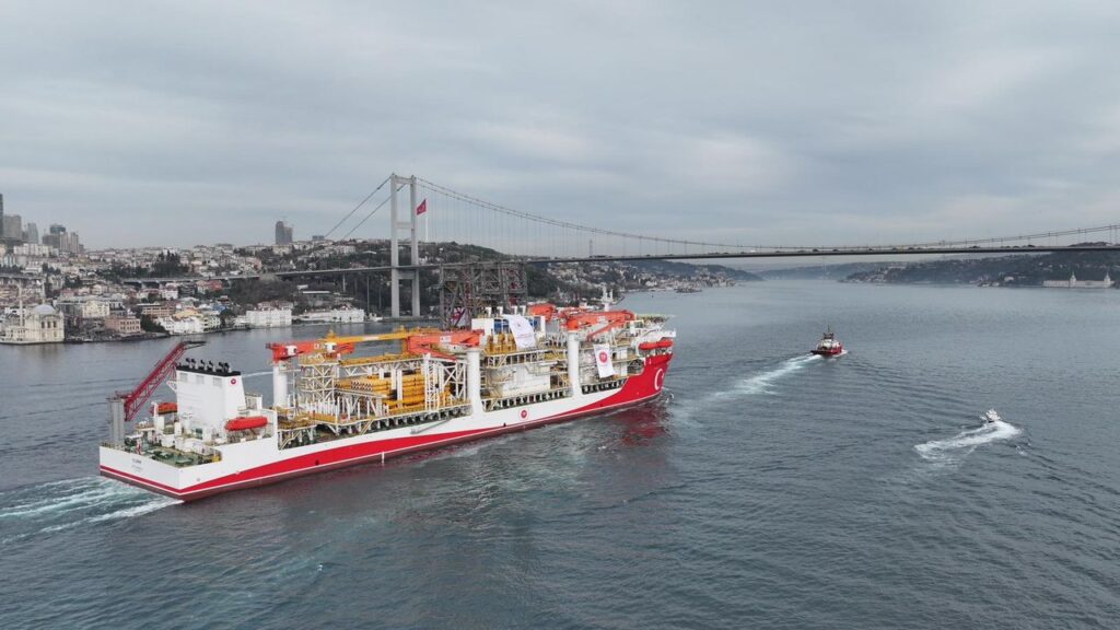 Yıldırım İstanbul Boğazı’ndan Geçti – Birlik Haber Ajansı