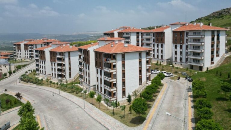 Yüzyılın Konut Projesi’nde kura süreci devam ediyor: 41 ilde 144 bini aşkın konutun hak sahibi belirlendi – Birlik Haber Ajansı