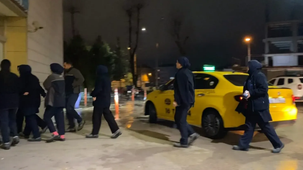 Fabrikada zehirlenme iddiası: 20 işçi tedavi altına alındı – Birlik Haber Ajansı