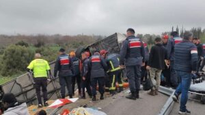 Antalya’da yolcu otobüsü devrildi: 8 ölü, 26 yaralı – Birlik Haber Ajansı
