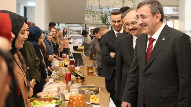 Siirt’in marka değeri ekonomi zirvesi’nde tanıtıldı – Birlik Haber Ajansı