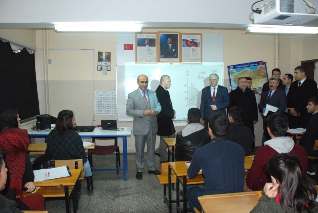 ADIYAMAN’DA AÇILAN YGS-LYS HAZIRLIK KURSLARINA YOĞUN İLGİ